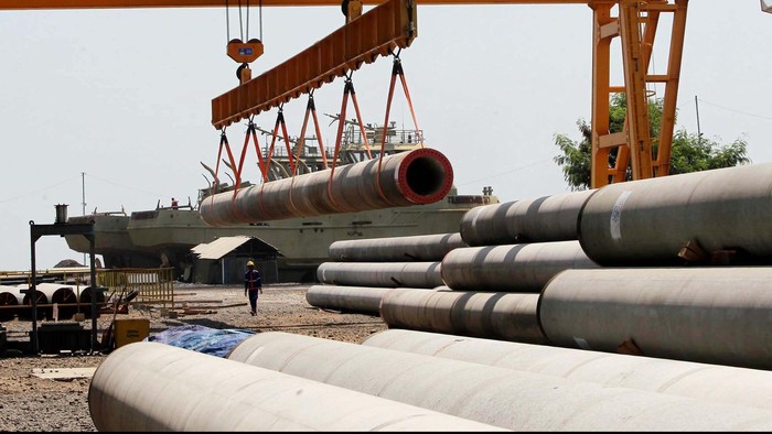 Anak perusahaan dari PT PP Tbk (PTPP), PT PP Precast baru memproduksi beton pra cetak dan tiang pancang selama 5 bulan. Hingga sekarang perusahaan tersebut telah mendapatkan kontrak senilai Rp 500 miliar untuk memproduksi tiang pancang. Kita intip pabriknya yuk.