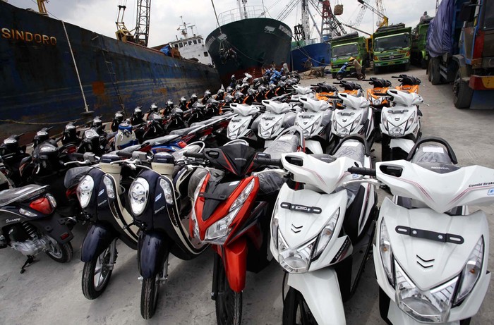 Pertumbuhan penjualan sepeda motor melambat di bulan November dibandingkan Oktober. Sebagaimana diketahui, Bank Indonesia (BI) telah menaikkan suku bunga acuan menjadi 7,5%.file detikFoto.
