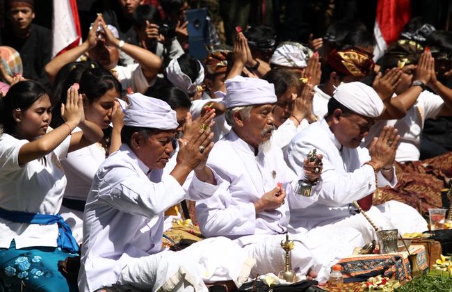 Perbedaan Fisik Antar Masyarakat Di Indonesia Disebabkan Oleh Perbedaan 4 Bentuk Keberagaman di Indonesia, Suku hingga Antar Golongan