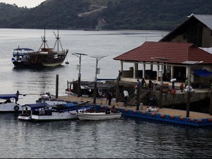 50 Ton Minyak Tumpah di Teluk Bayur, Tak Ganggu Pelabuhan