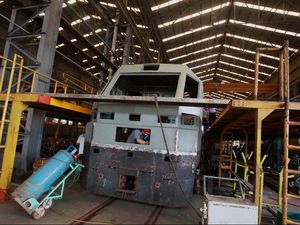 KAI Borong Kereta dari INKA di Tengah Heboh Rencana Impor KRL Bekas