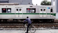 Menteri Koordinator Bidang Kemaritiman dan Investasi Luhut Binsar Pandjaitan memastikan tidak akan mengimpor KRL bekas dari Jepang. Menurutnya pemerintah tidak akan mengimpor barang bekas karena berpotensi melanggar tiga aturan. Ari Saputra/detikcom/File.