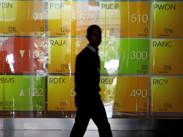 Indeks Harga Saham Gabungan (IHSG) naik 16 poin menutup perdagangan terakhir sebelum libur panjang Lebaran. Transaksi dilantai bursa sudah mulai sepi karena investor sudah merasakan euforia libur panjang, Jumat (2/8/2013).