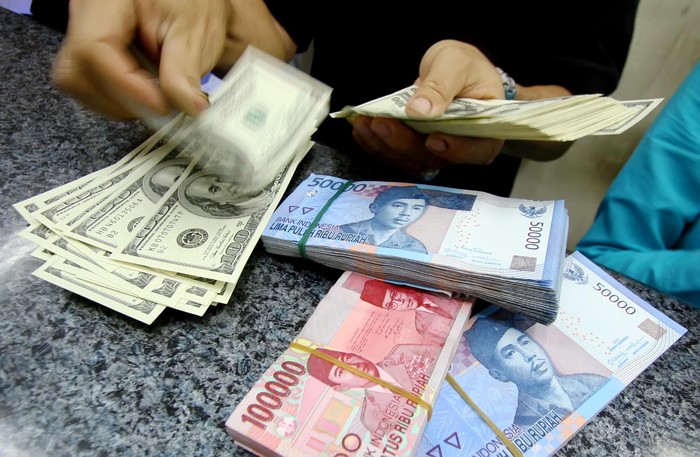 Rupiah Melemah Terhadap Dolar AS, Yen dan Euro di Mei 2016