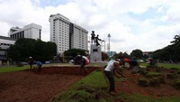 Pada waktu itu yang dimaksud ialah perjuangan membebaskan Irian Barat dari penjajahan Belanda. Diresmikan Presiden Soekarno tahun 1963, dengan menempelkan plakat pada vootstuk-nya berbunyi Bangsa yang menghargai pahlawannya adalah bangsa yang besar. (Foto: Agung Pambudhy)