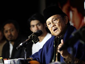 Pernah Satu Project, Ernest Prakasa Sebut BJ Habibie Antusias dengan Film