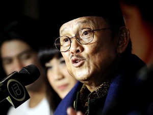 Melihat Foto Keluarga Habibie Bareng Cucu dan Istri Tercinta