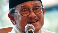 Presiden RI ketiga Burhanuddin Jusuf (BJ) Habibie saat menggelar acara silaturahmi cendekiawan lintas agama di kediaman BJ Habibie, Jakarta. Dok. Detikcom.
