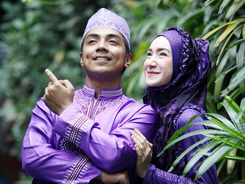 5 Artis Cantik Ini 'Takluk' pada Ustad