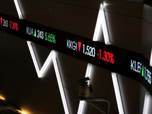 Baru 37 Menit Dibuka, Perdagangan Saham Disetop Lagi