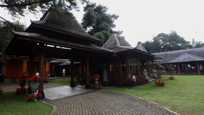 Suasana kediaman calon presiden Prabowo Subianto di Bojongkoneng, Bogor, Jawa Barat, Rabu (9/7/2014). Rumah diatas bukit ini memiliki udara yang sejuk, taman yang luas dan suasana yang asri.