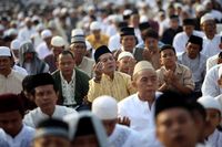 Tak Makan Sebelum Sholat Ied dan Anjuran Makan Daging Kurban Saat Idul Adha 