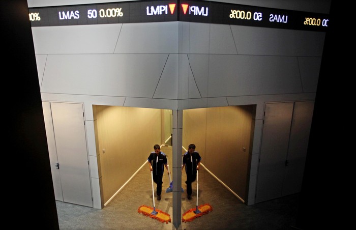 IHSG Ditutup Rontok 2%