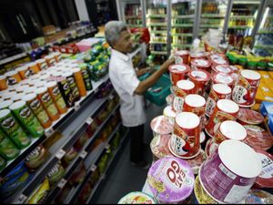 Snack dan Minuman Botol Paling Laku di Tahun Politik