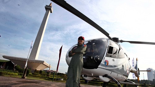 Para prajurit wanita TNI dan Polri ini tampil cantik dan tangguh saat gladi bersih upacara bersama wanita TNI-Polri di kawasan Monumen Nasional, Jakarta (19/4/2013). File/detikFoto.
