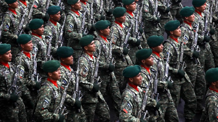 Upacara serah terima jabatan (Sertijab) Kepala Staf Angkatan Darat (KSAD) dari Jenderal TNI Budiman kepada Letnan Jenderal TNI Gatot Nurmantyo dilaksanakan hari ini, Jumat (25/7/2014) di Mabes TNI AD di Jl. Veteran, Jakarta Pusat. Jendral TNI Budiman telah menyerahkan jabatannya kepada Letjen TNI Gatot Nurmantyo.