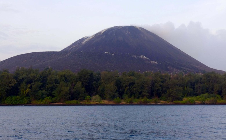 Status Waspada, Warga Diimbau Tak Mendekat ke Anak Krakatau Status Waspada, Warga Diimbau Tak Mendekat ke Anak Krakatau