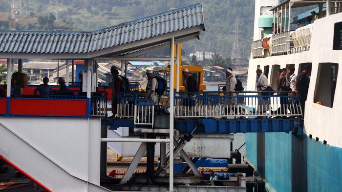 84 Ribu Pemudik Menyeberang Lewat Pelabuhan Merak