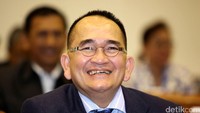 Ruhut Sitompul pernah menjadi politikus Golkar dan kemudian pindah ke Partai Demokrat pada 2003 silam. Pada akhir 2016, Ruhut mengundurkan diri dari posisi Koordinator Bidang Polhukam Demokrat dan juga anggota DPR. Dia resmi digantikan di DPR pada 2017.  (Foto: Rengga Sancaya)