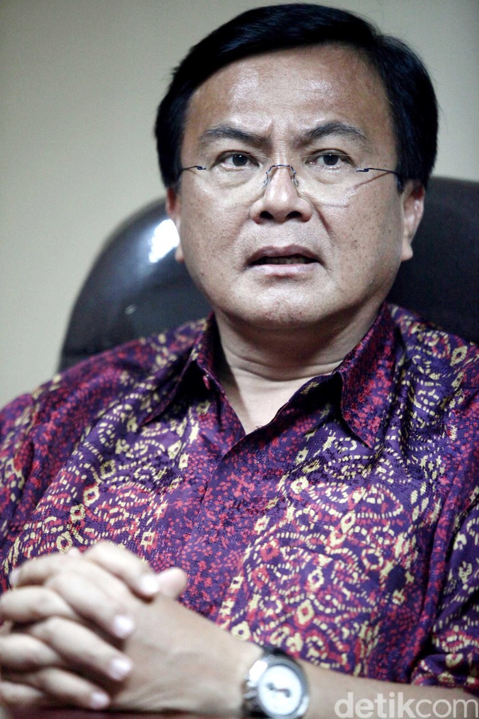 Benny Mamoto pria kelahiran Manado Sulawesi Utara yang sejak tahun 2009 menjabat sebagai direktur Badan Narkotika Nasional (BNN).