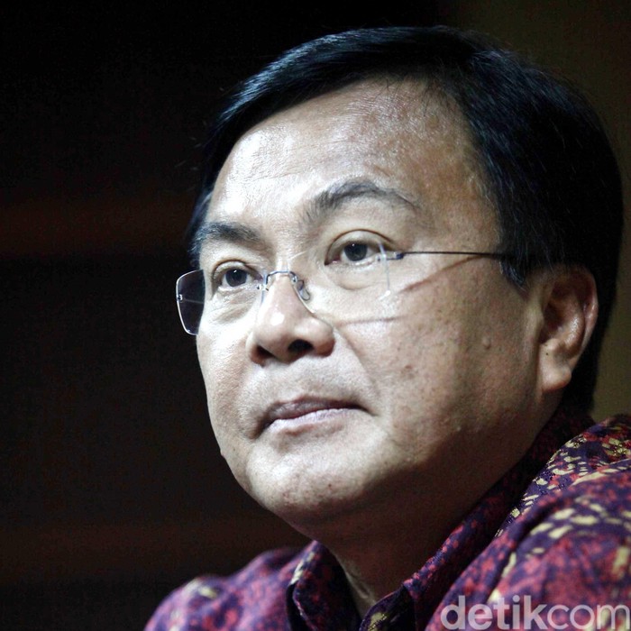 Benny Mamoto pria kelahiran Manado Sulawesi Utara yang sejak tahun 2009 menjabat sebagai direktur Badan Narkotika Nasional (BNN).