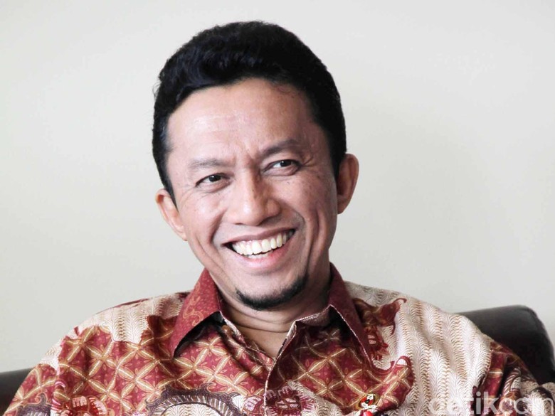 Tifatul: Pertemuan Jokowi-SBY-Mega-Habibie Ngademin Tifatul: Pertemuan Jokowi-SBY-Mega-Habibie Ngademin