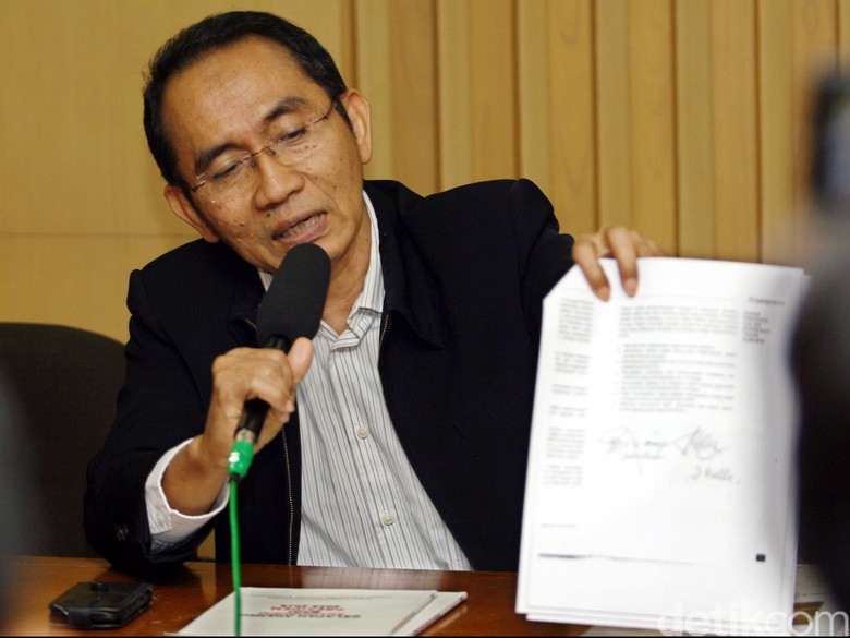 Adnan Bantah Tudingan Yulianis soal Terima Rp 1 M dari Nazaruddin Adnan Bantah Tudingan Yulianis soal Terima Rp 1 M dari Nazaruddin