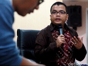 KPK vs Denny Indrayana Soal Kelanjutan Meikarta