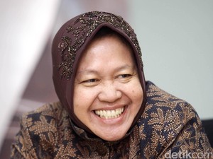 Tawa Risma dan Bantahan Bikin Settingan Temui Tunawisma