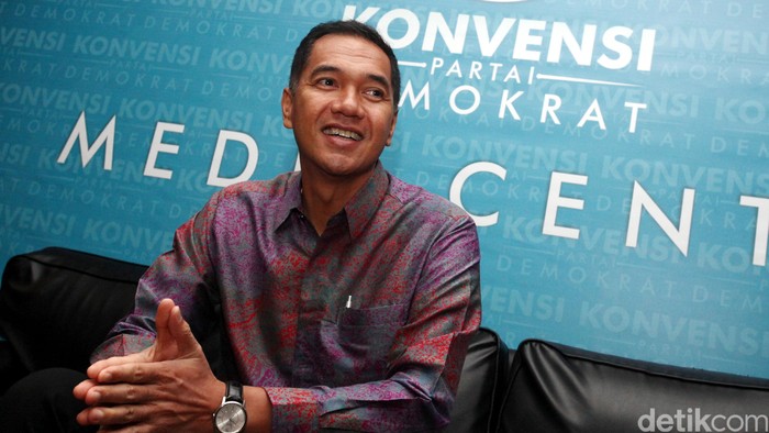 Menteri Perdagangan Gita Wirjawan saat mengikuti konvensi partai demokrat di wisma kodel, jakarta (28/8/2013). File/detikFoto.
