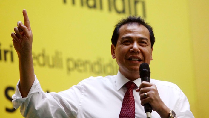 Menteri Koordinator Perekonomian Chairul Tanjung bersama Direktur Utama Bank Mandiri Budi G Sadikin memberikan kuliah umum di Auditorium Kementerian Pendidikan dan Kebudayaan, Jakarta, Rabu (13/8/2014).