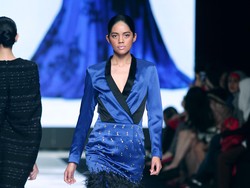 Curhat Desainer Indonesia Rintis Bisnis Mode, Berjalan dengan Kaki Berdarah