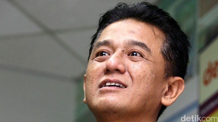 Mantan Wakil Ketua KPK Chandra Martha Hamzah menjadi Ketua Tim Pakar Seleksi Menteri memimpin rapat pertama pada hari Senin, 11 Agustus 2014 lalu.