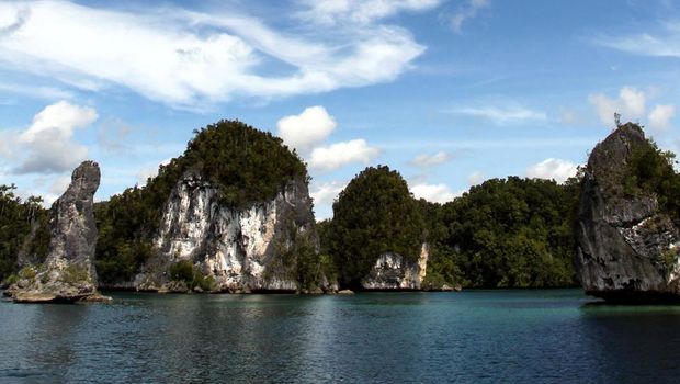 Kepulauan Raja Ampat di Papua Barat menyimpan sejuta pesona. Pemandangan alam ratusan pulau yang tersebar serta keindahan bawah lautnya menjadi idola wisatawan. File/detikFoto.