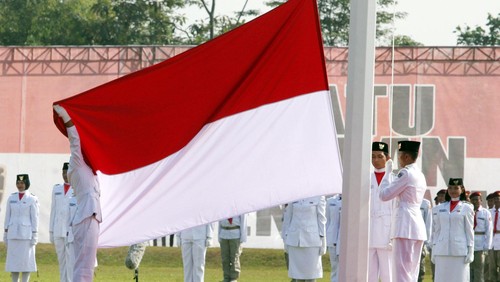Upacara bendera memperingati HUT RI yang ke-69 di gelar di lapangan Nusantara Polo Club (NPC), Cibinong, Jawa Barat Minggu (17/08/2014). Dalam Upacara tersebut hadir Prabowo-Hatta bersama para petinggi partai koalisi merah putih.