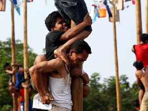 Seluruh Polsek di Bandung Gelar Lomba HUT RI untuk Warga