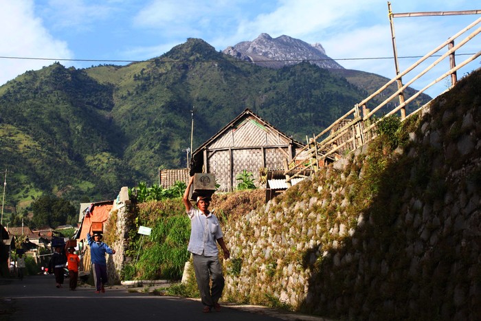 Melihat kegagahan Gunung Merapi dan Merbabu dari kecamatan Selo Kabupaten Boyolali (10/6/). File/detikFoto.