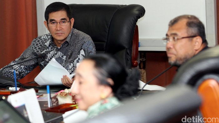 Penyidik Periksa Anggota DPR Harus Izin Presiden, MK Diskriminatif!