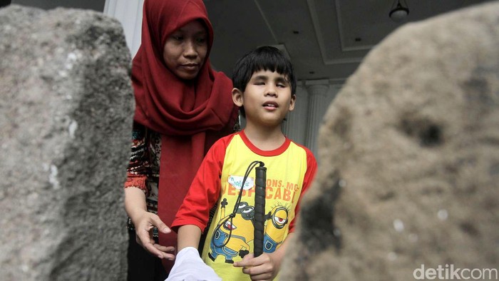 Ilmuwan Ciptakan Alat Bantu Melihat dengan Lidah untuk Tunanetra