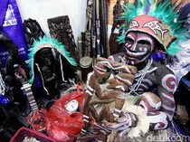 Suku Asmat Berasal dari Papua, Yuk Kenali Rumah Adat dan Seni Ukirnya