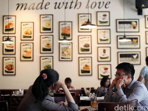 Makan di Tempat Maksimal 20 Menit, Tito: Diawasi TNI-Polri
