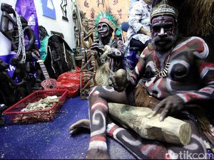 Mengenal Suku Asmat, Rumah Adat, Pakaian Adat, dan Tariannya
