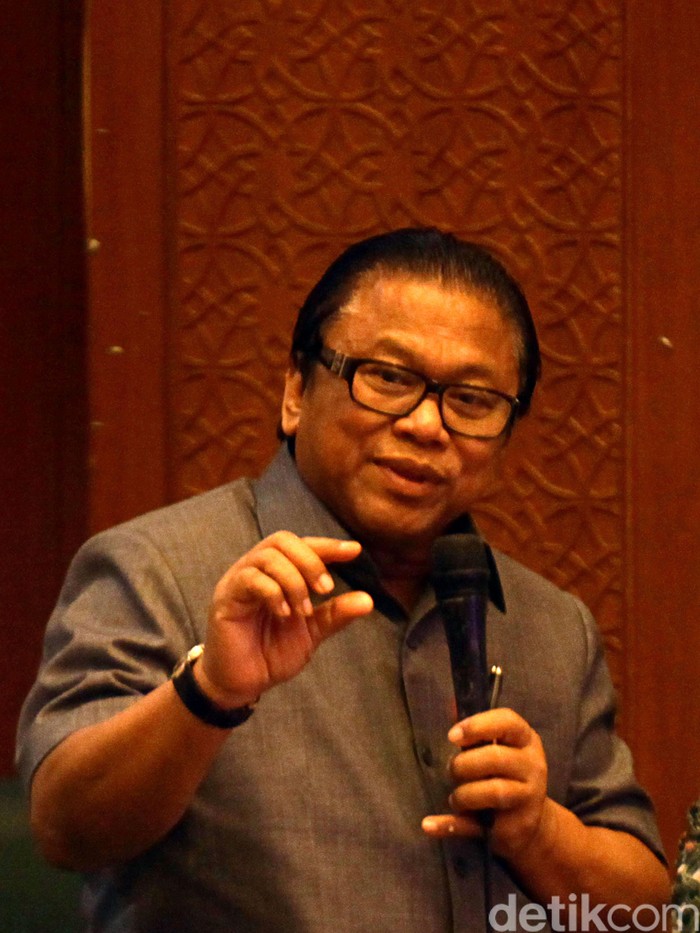 Oesman Sapta Dukung Aturan Pejabat Tak Boleh Dijemput di Tangga Pesawat