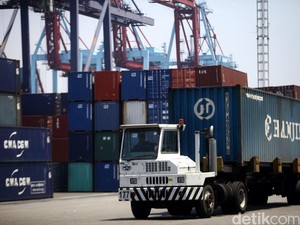 Neraca Perdagangan RI April 2017 Surplus US$ 1,24 Miliar