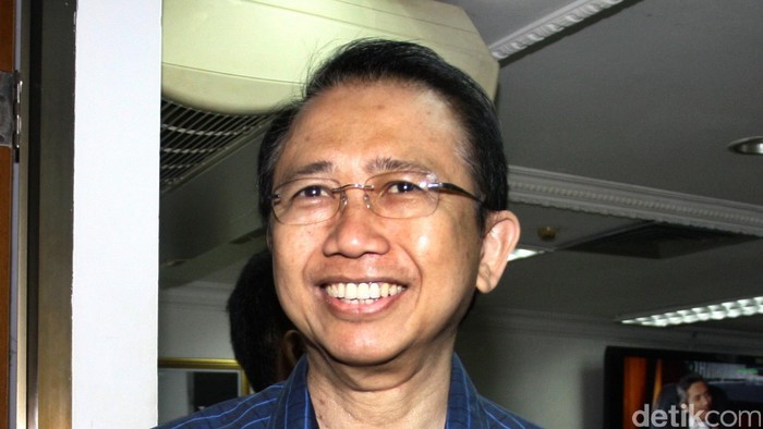 Ketua DPR RI Marzuki Alie sudah kembali bekerja dan terlihat di gedung DPR pada Kamis (4/9). Marzuki jatuh sakit dan sempat dirawat di RSPAD Gatot Soebroto.