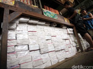 Jokowi Minta Garam Impor Buat Industri Tak Bocor ke Pasar