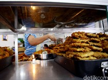 Harga Ayam dan Telur Naik, Lauk di Warteg Jadi Makin Kecil