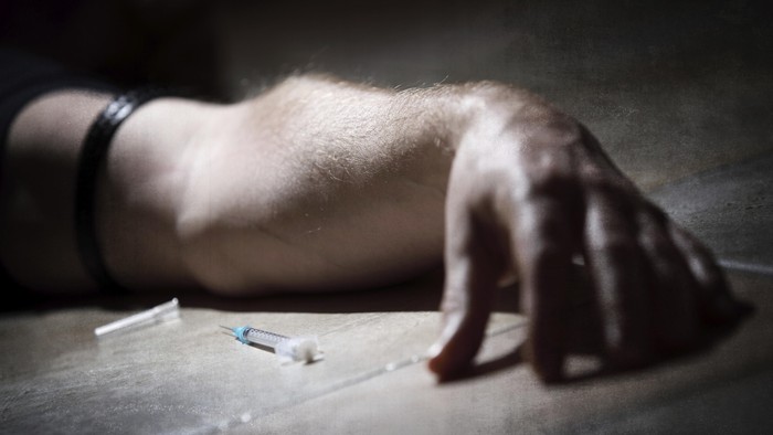 Pria dan Wanita Ditemukan Tewas di dalam Kamar Hotel di Palabuhanratu