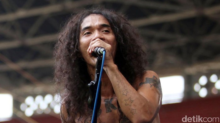 Grup band Slank menghibur ribuan buruh di Gelora Bung Karno, Senayan, Jakarta, Selasa (1/5) memperingati Hari buruh Internasional yang jatuh pada 1 Mei dan dikenal dengan sebutan May Day. File/detikFoto.