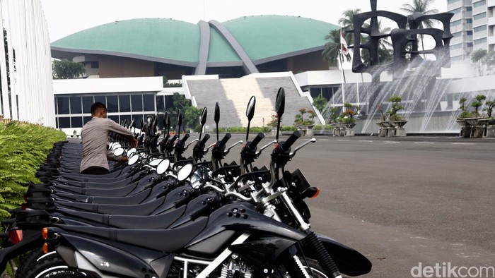 Pengamanan Gedung DPR di depan Gedung DPR, Senayan, Jakarta, Rabu (1/5/2013). File/detikFoto.